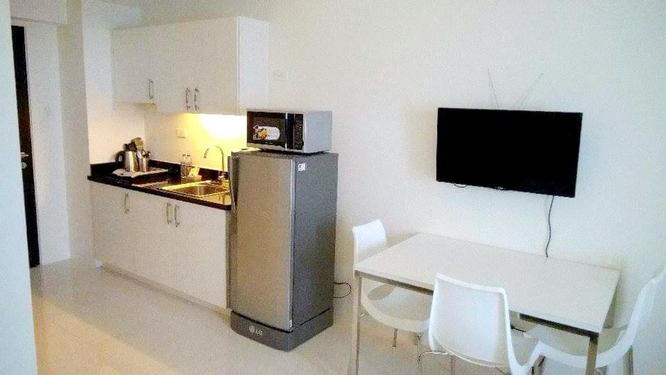 Condo Studio Luxe In Princeton Residences Manila Bagian luar foto